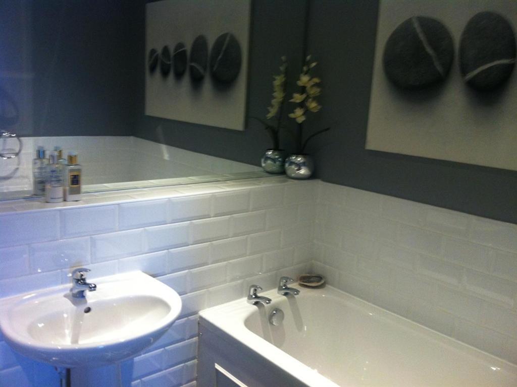 Oceans 12 Apartment Whitby Room photo