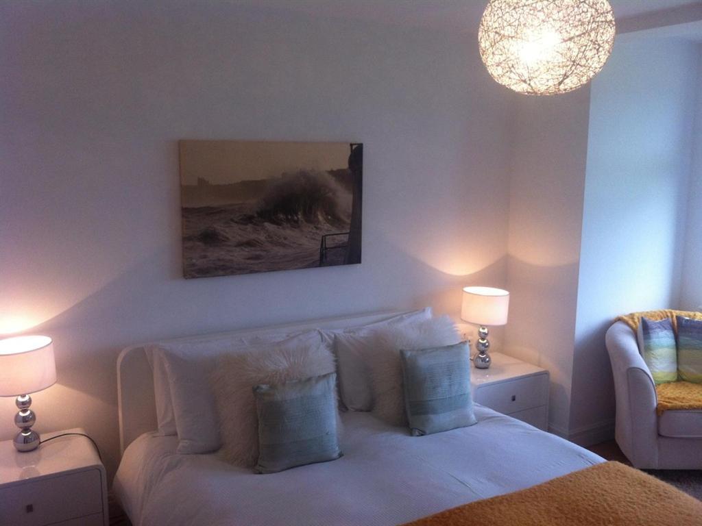 Oceans 12 Apartment Whitby Room photo